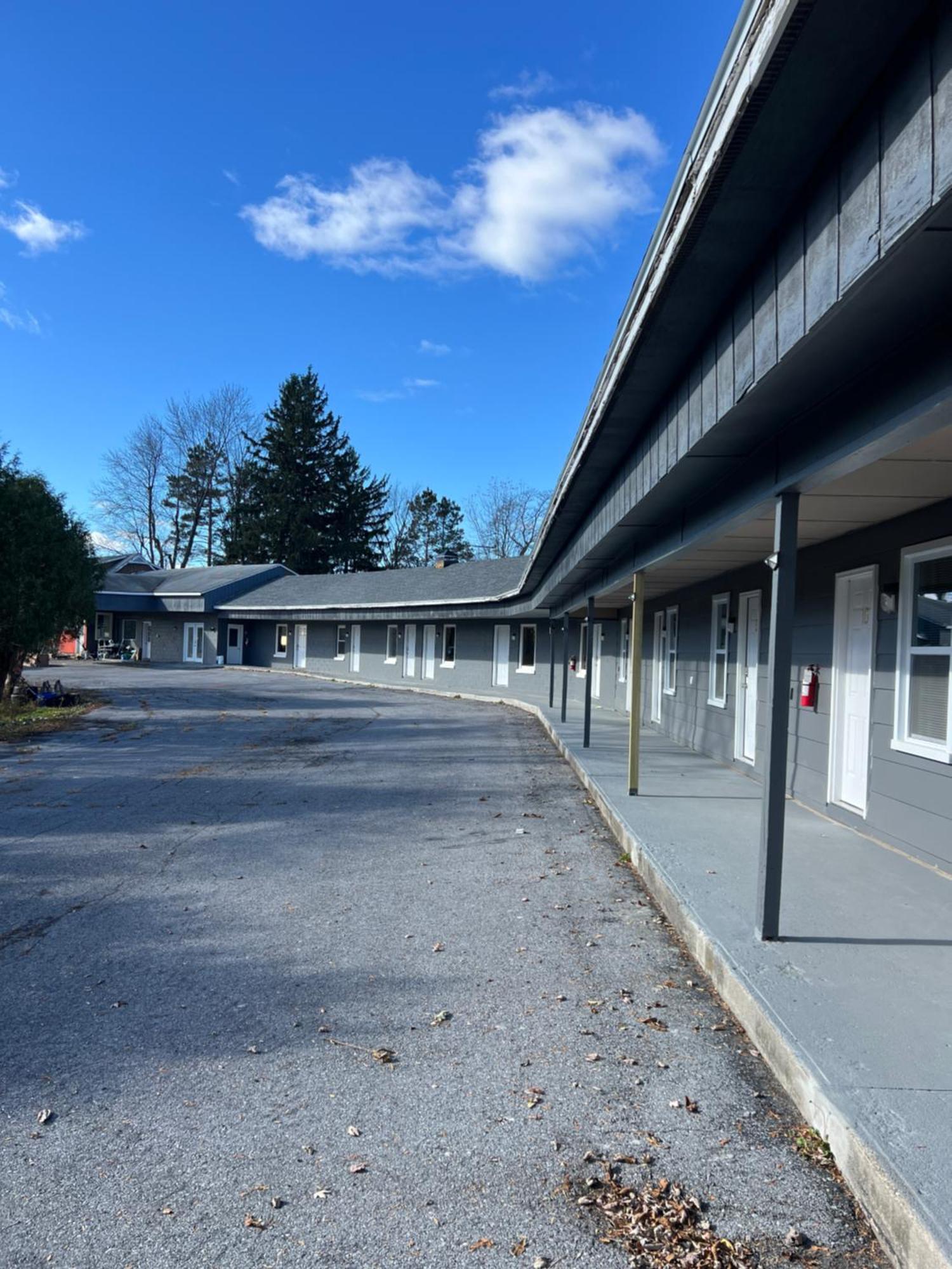 Nest Inn Watertown Exteriör bild